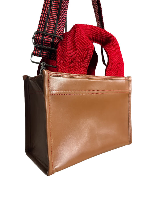 Luxury and practicality in the one perfect crossbody bag.