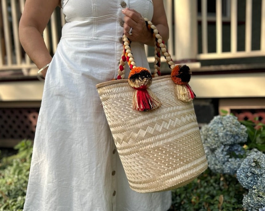 Wayuu handmade straw bag perfect for a day at the beach or touring on your vacation.