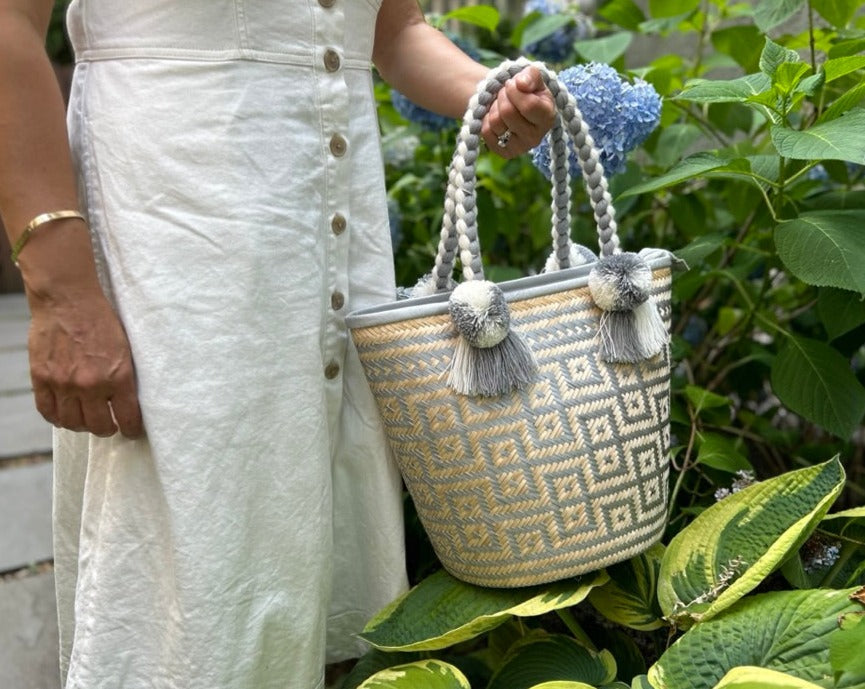 Wayuu handmade straw bag perfect for a day at the beach or touring on your vacation.