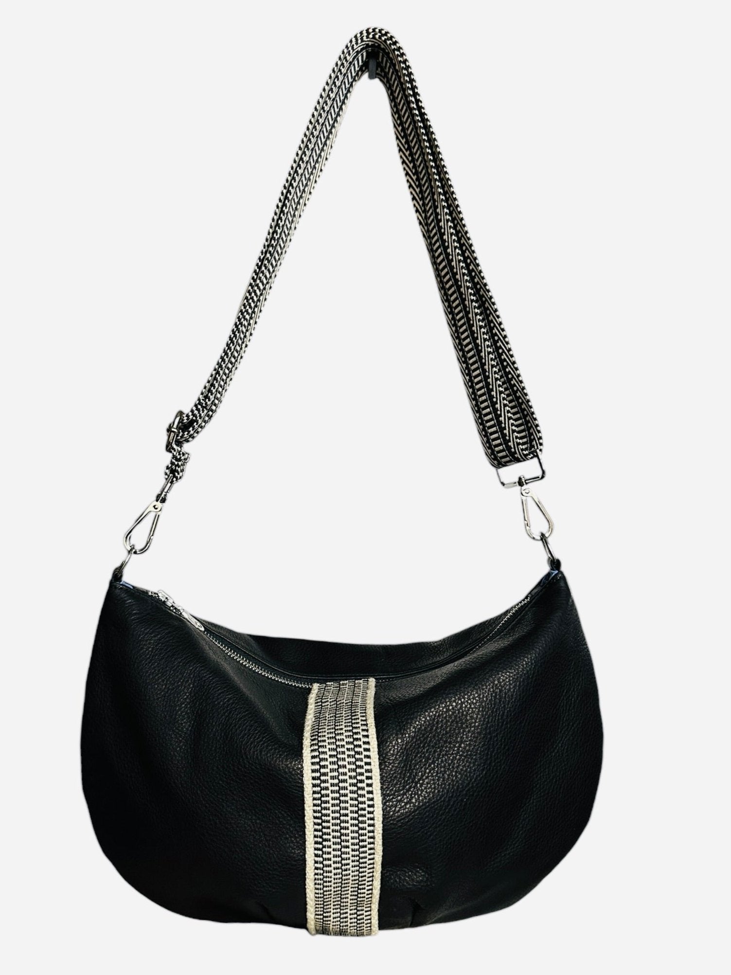 Perfect everyday leather crossbody Bag! Roomy and versatile!