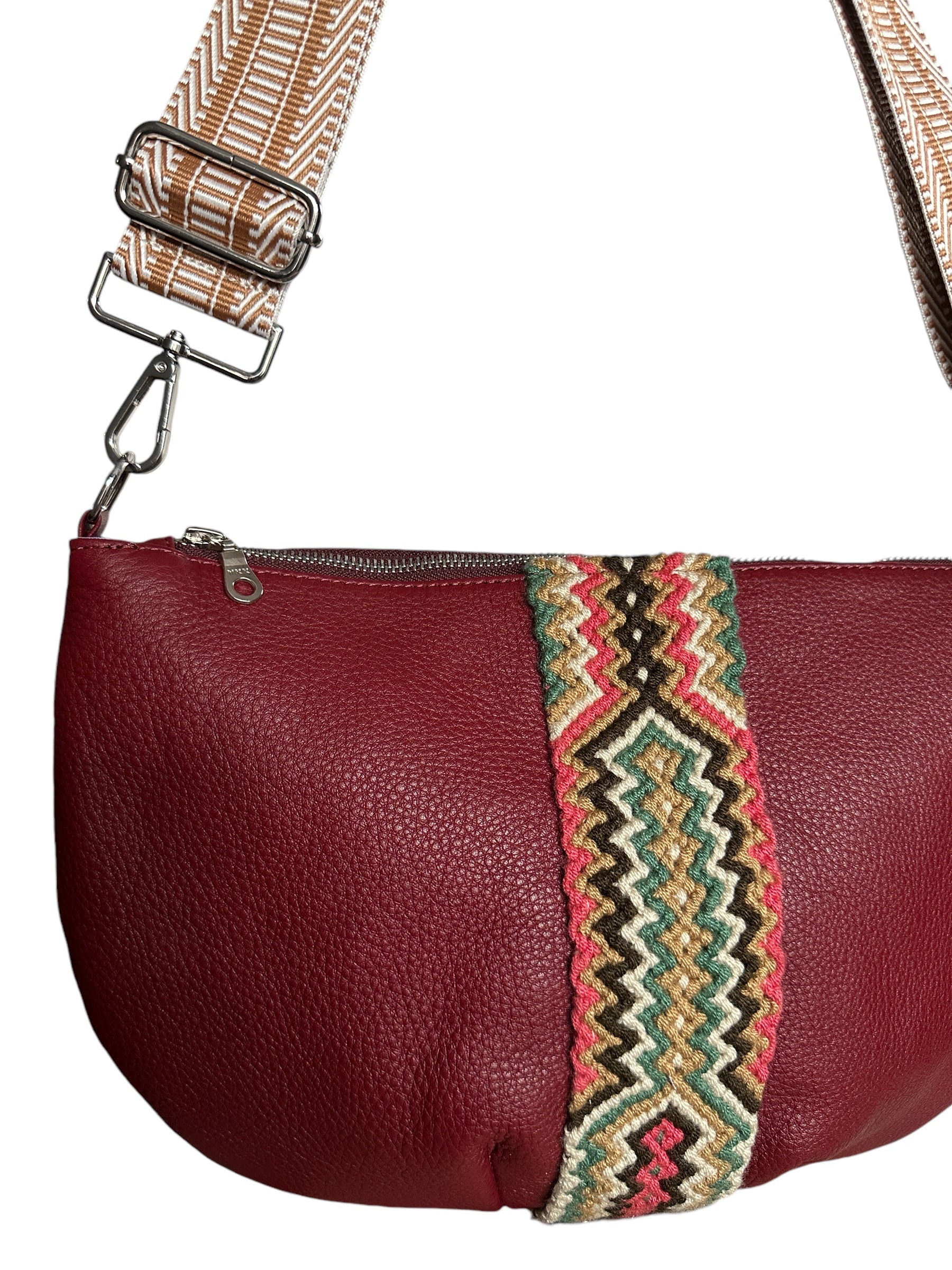 Perfect everyday leather crossbody Bag! Roomy and versatile!