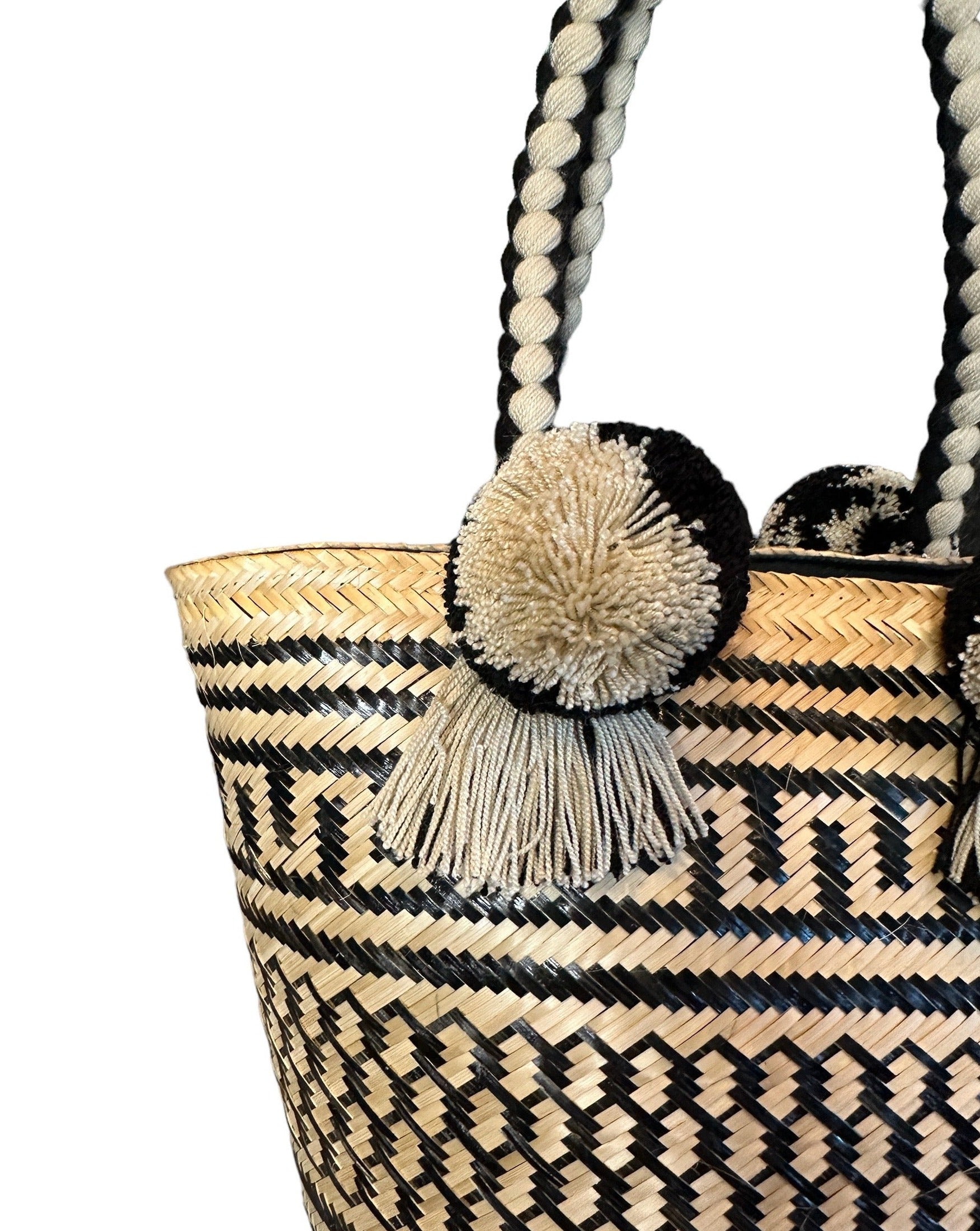 Wayuu handmade straw bag perfect for a day at the beach or touring on your vacation.