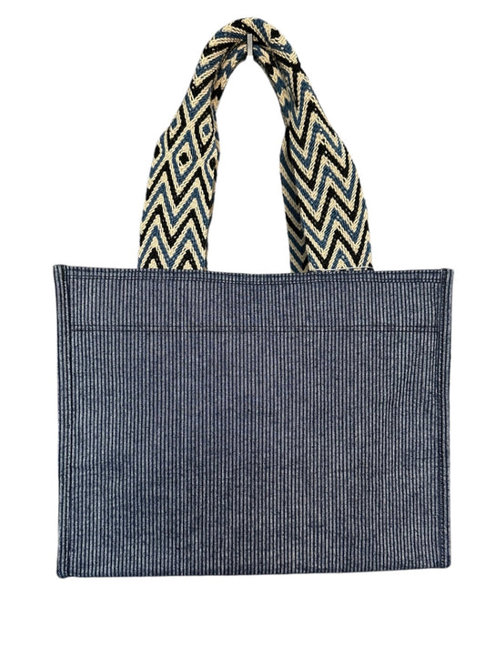 Your essential tote to take you from work to happy hour. 