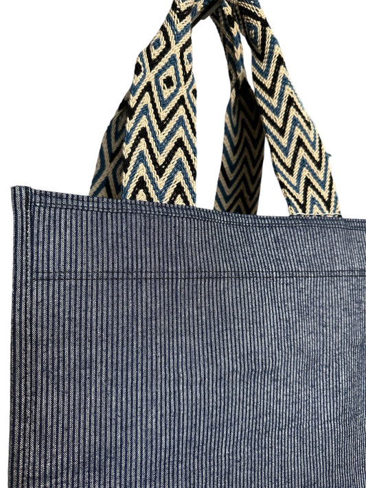 Your essential tote to take you from work to happy hour. 