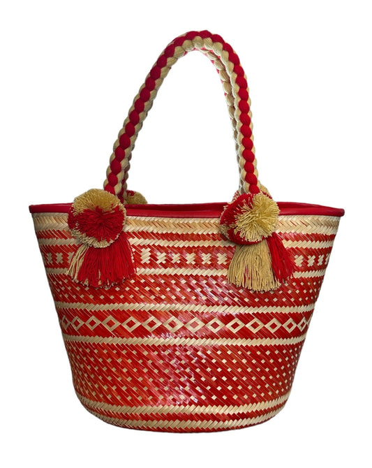 Wayuu handmade straw bag perfect for a day at the beach or touring on your vacation