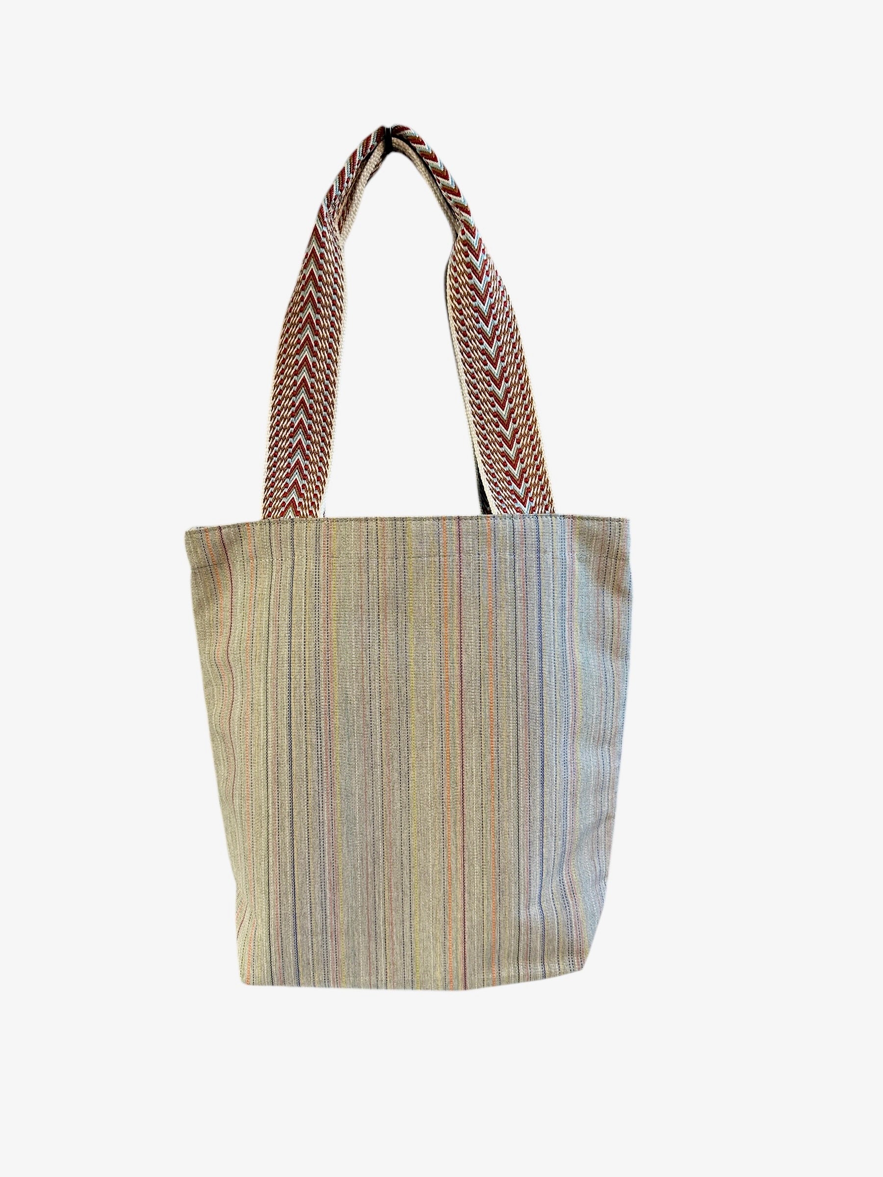 Chic,easy, light weight tote, perfect for the farmers market!