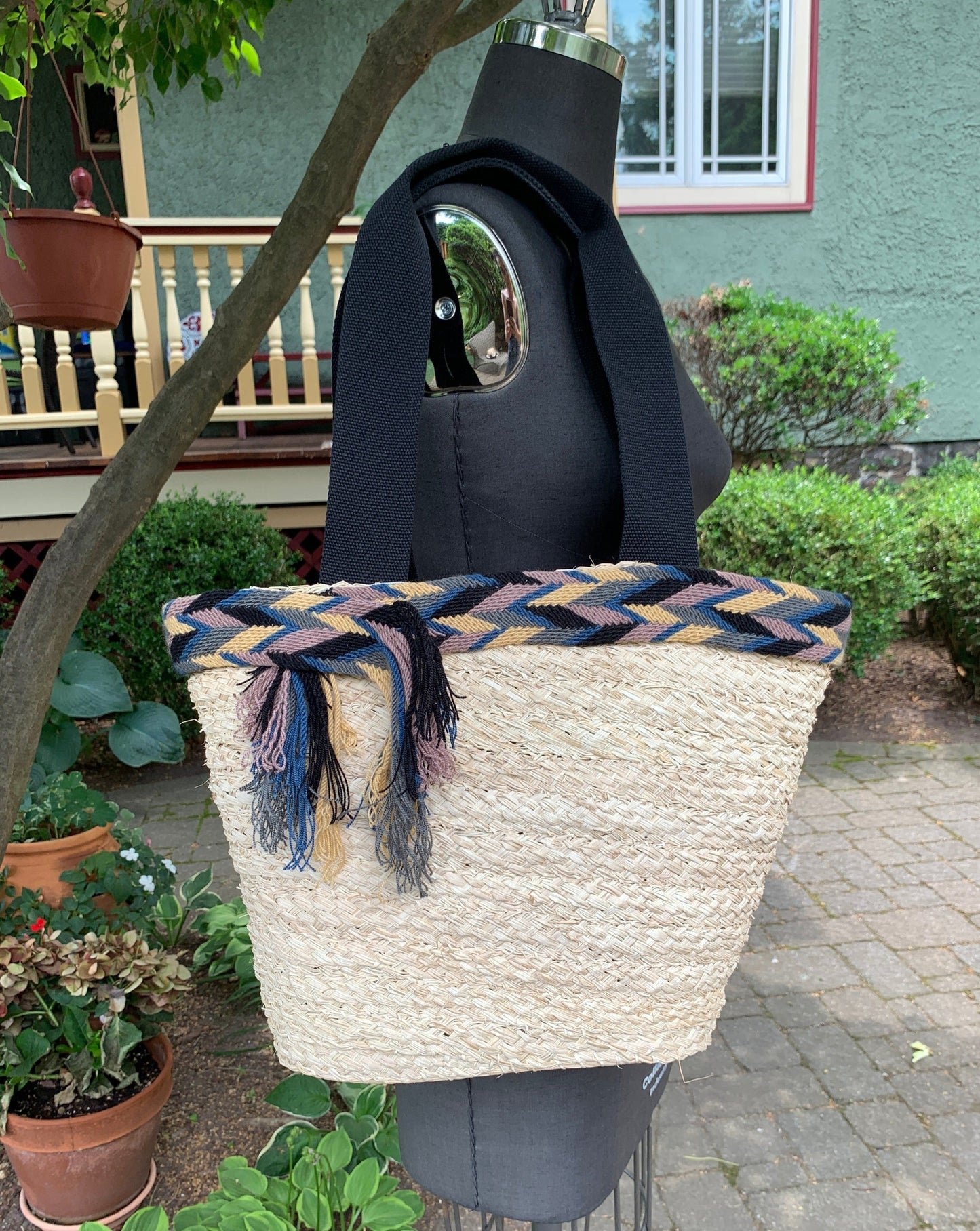 Large roomy straw beach tote!