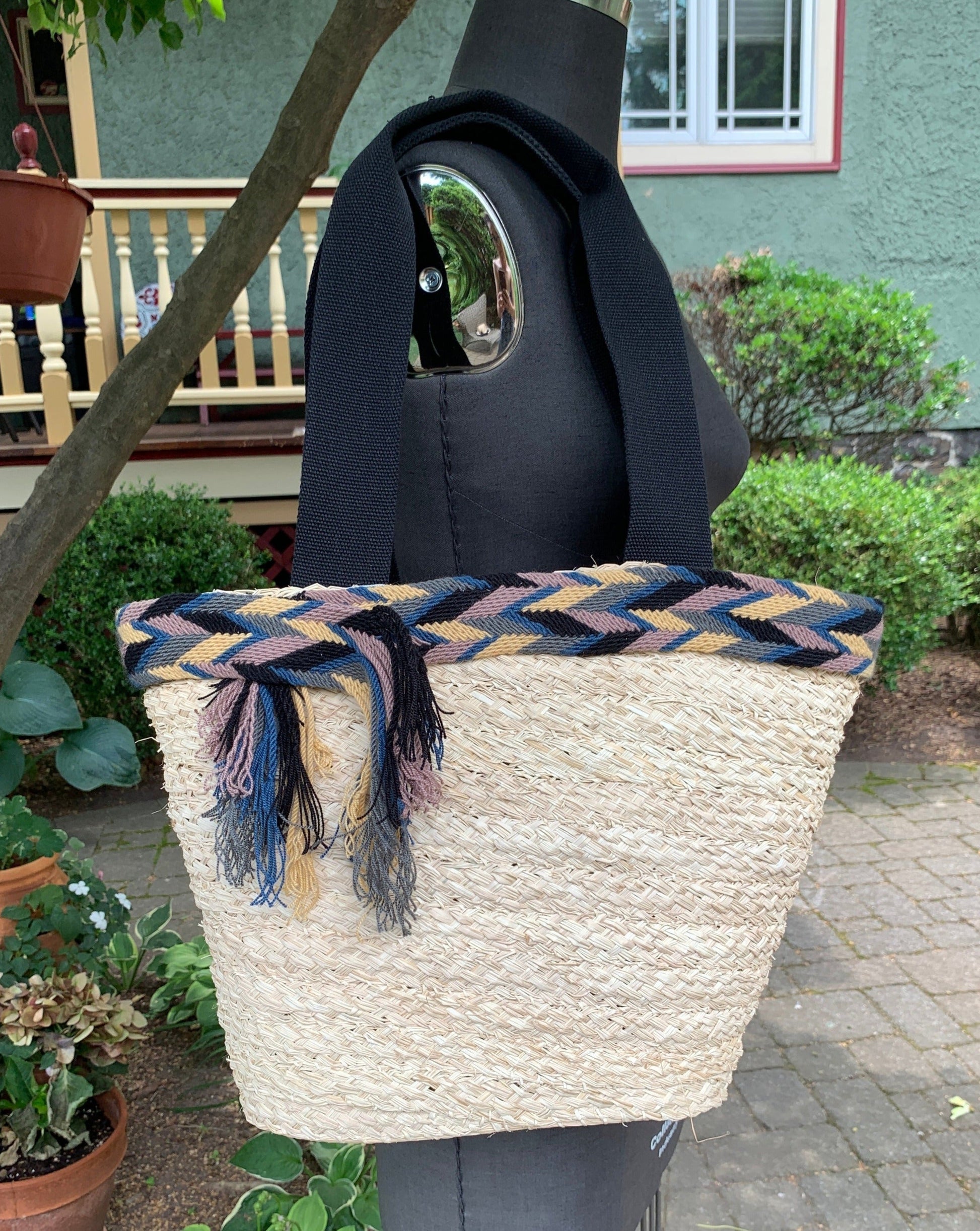 Large roomy straw beach tote!